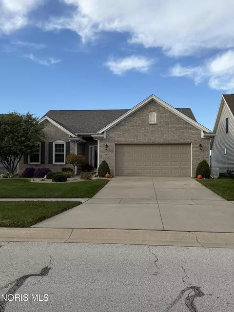 10816 S Lakes Dr, Perrysburg, OH 43551