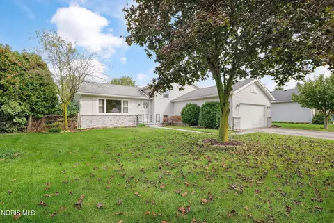 5576 Forest Green Dr, Toledo, OH 43615