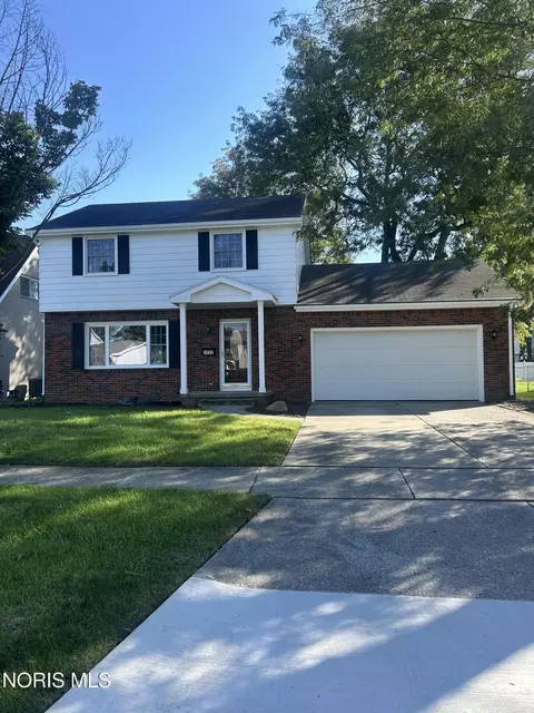 3322 Cromwell Dr, Oregon, OH 43616