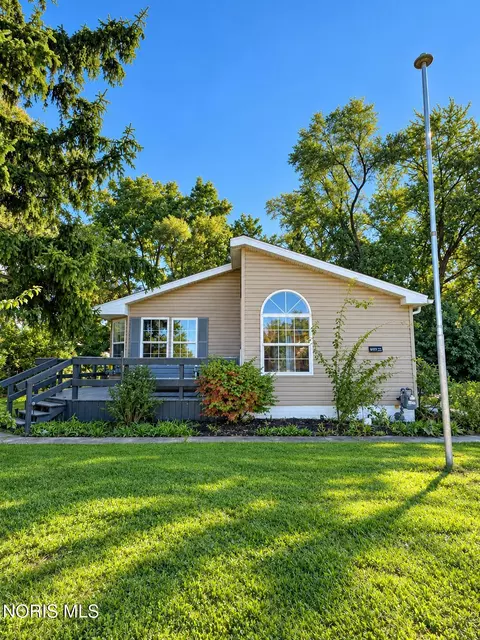 6139 Dorr St, Toledo, OH 43615