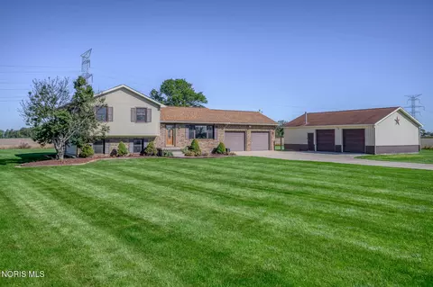 13266 King Rd, Bowling Green, OH 43402