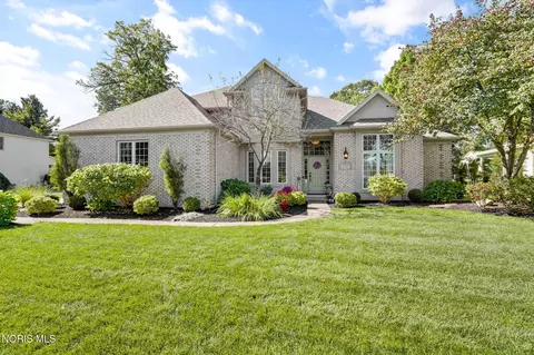 2225 Willow Pond Blvd, Sylvania, OH 43560