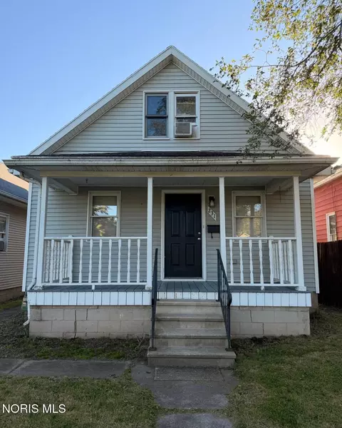231 Elm St, Rossford, OH 43460