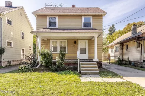 3515 Almeda Dr, Toledo, OH 43612
