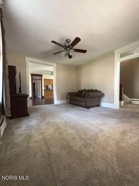 Living - 124 W Maple St, Deshler, OH 43516 photo 5 of 8