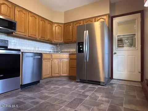 Kitchen - 124 W Maple St, Deshler, OH 43516 photo 6 of 7