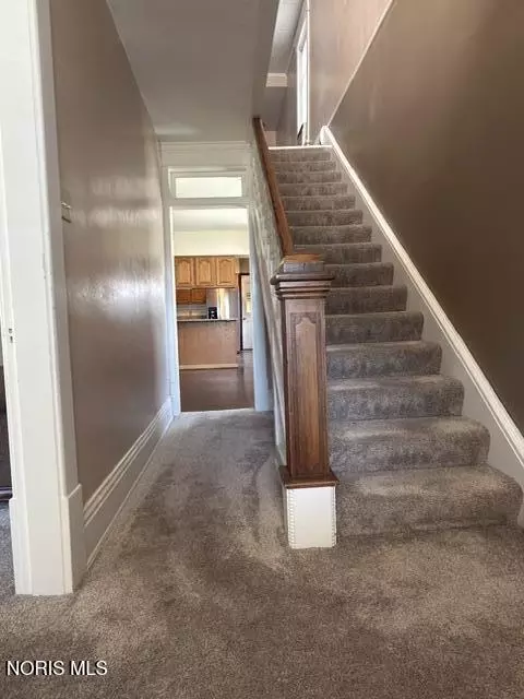 Entry Way - 124 W Maple St, Deshler, OH 43516 photo 2 of 8