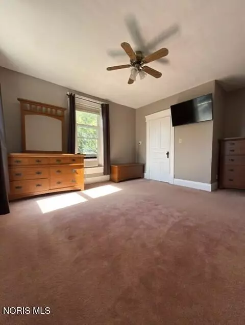 Bedroom - 124 W Maple St, Deshler, OH 43516 photo 2 of 4