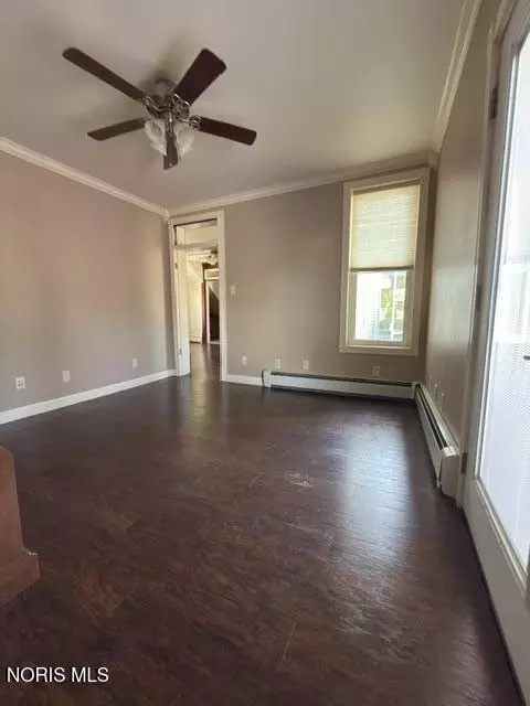 Living - 124 W Maple St, Deshler, OH 43516 photo 7 of 8