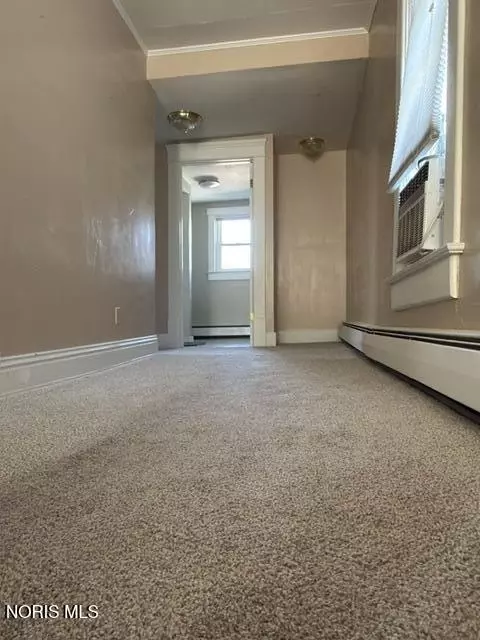 Entry Way - 124 W Maple St, Deshler, OH 43516 photo 6 of 8