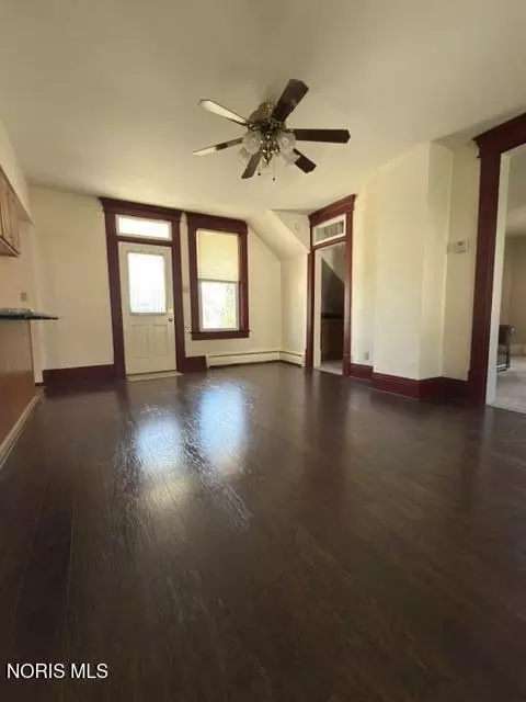 Living - 124 W Maple St, Deshler, OH 43516 photo 2 of 8