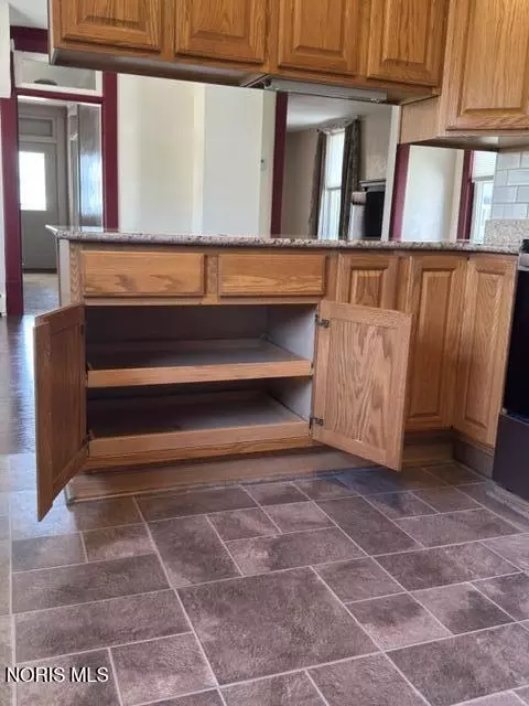 Kitchen - 124 W Maple St, Deshler, OH 43516 photo 5 of 7