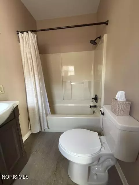 Bath - 124 W Maple St, Deshler, OH 43516 photo 1 of 2
