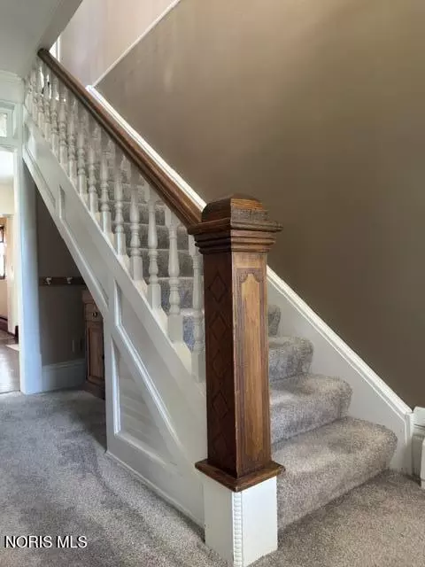 Entry Way - 124 W Maple St, Deshler, OH 43516 photo 1 of 8