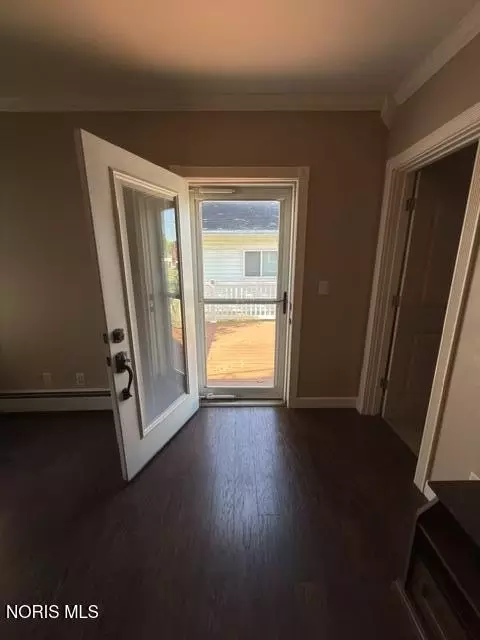 Entry Way - 124 W Maple St, Deshler, OH 43516 photo 7 of 8