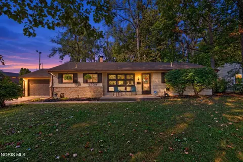5035 Fairgreen Dr, Toledo, OH 43613