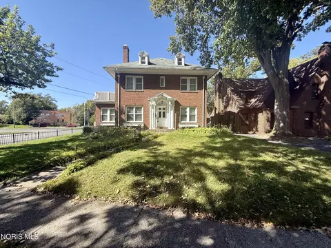 2701 Inwood Dr, Toledo, OH 43606
