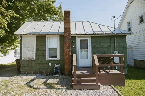 1214 S Jackson St, Defiance, OH 43512