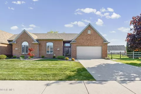 14806 Lake Winds Dr, Perrysburg, OH 43551