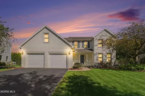 2035 Mcintosh Dr, Holland, OH 43528