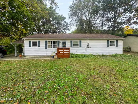 5834 Greenhaven Rd, Sylvania, OH 43560