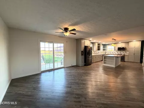 Living - 10538 County Highway 330, Upper Sandusky, OH 43351 photo 5 of 7