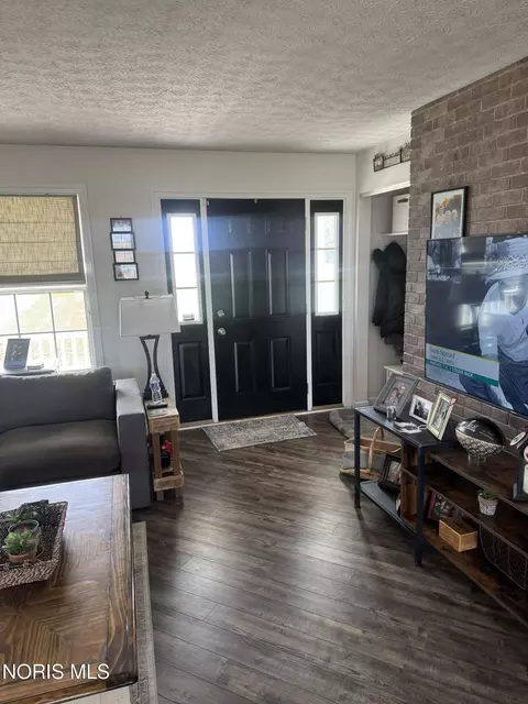 Entry Way - 10538 County Highway 330, Upper Sandusky, OH 43351 photo 1 of 6