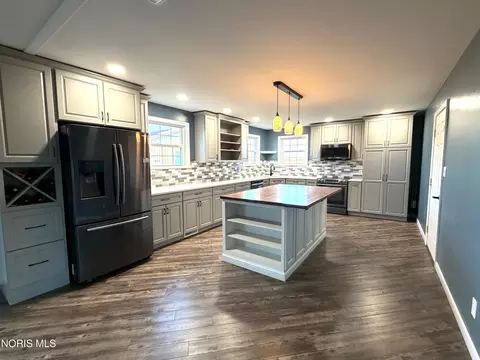 Kitchen - 10538 County Highway 330, Upper Sandusky, OH 43351 photo 9 of 9