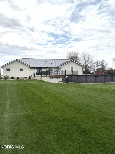 Exterior - 10538 County Highway 330, Upper Sandusky, OH 43351 photo 3 of 15
