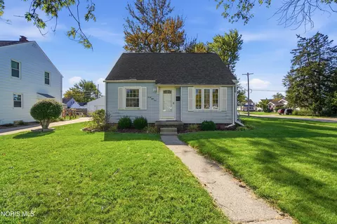 3051 Winston Blvd, Toledo, OH 43614