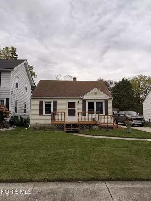 2525 Southwood Rd, Toledo, OH 43614