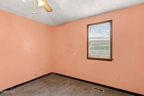 Bedroom - 216 W Cooper St, Mccomb, OH 45858 photo 5 of 10