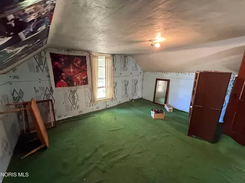 Bedroom - 437 Caldwell St, Bradner, OH 43406 photo 2 of 5