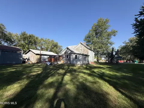 Exterior - 437 Caldwell St, Bradner, OH 43406 photo 2 of 5