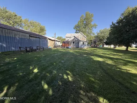 Exterior - 437 Caldwell St, Bradner, OH 43406 photo 3 of 5