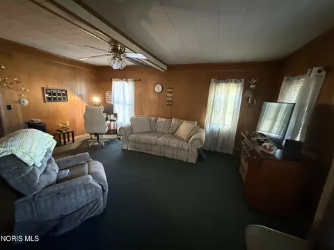 Living - 437 Caldwell St, Bradner, OH 43406 photo 2 of 2