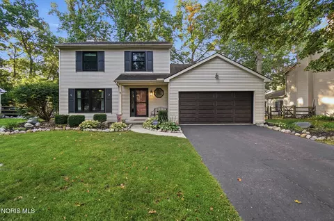 8337 Cherry Blossom Ln, Holland, OH 43528