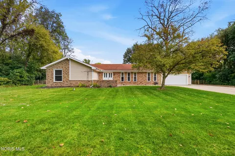 5128 Inland Dr, Sylvania, OH 43560