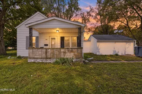 251 Stillwater Dr, Toledo, OH 43615