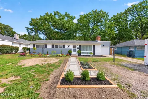3238 Romaker Rd, Toledo, OH 43615