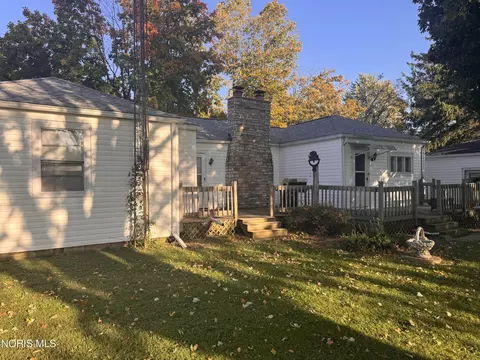 Exterior - 410 S Walnut St, Dunkirk, OH 45836 photo 4 of 4