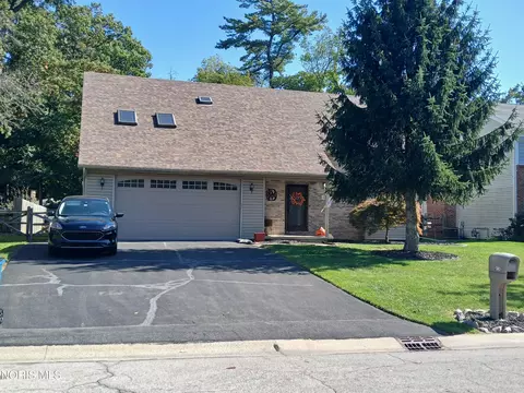 5414 Allison Ln, Sylvania, OH 43560