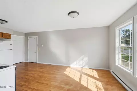 Living - 602 W Jackson St, Paulding, OH 45879 photo 4 of 5