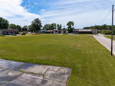 243 Arco Dr, Toledo, OH 43607 photo 6