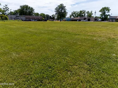 243 Arco Dr, Toledo, OH 43607 photo 8