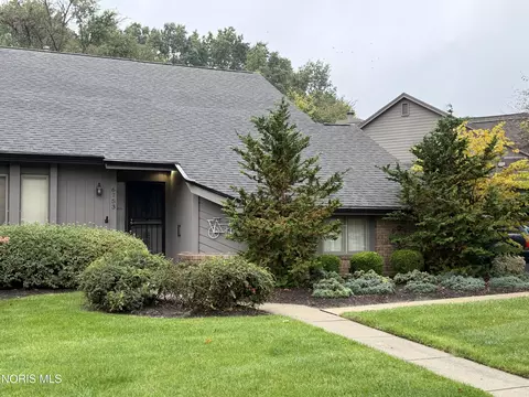 6753 Carrietowne Ln, Toledo, OH 43617