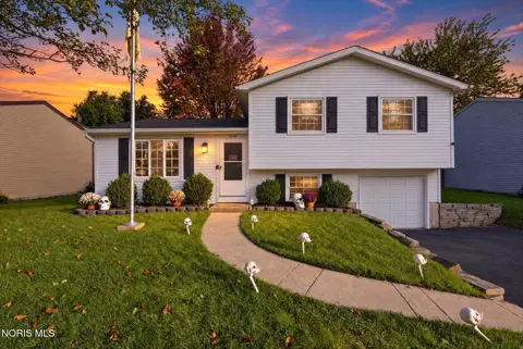 5656 Pheasant Hollow Dr, Toledo, OH 43615