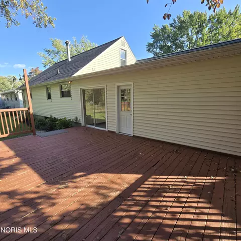 Exterior - 42108 Emerson Ct, Elyria, OH 44035 photo 7 of 16