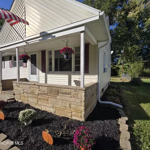 Exterior - 42108 Emerson Ct, Elyria, OH 44035 photo 6 of 16