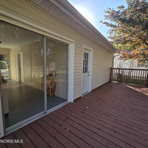 Exterior - 42108 Emerson Ct, Elyria, OH 44035 photo 5 of 16